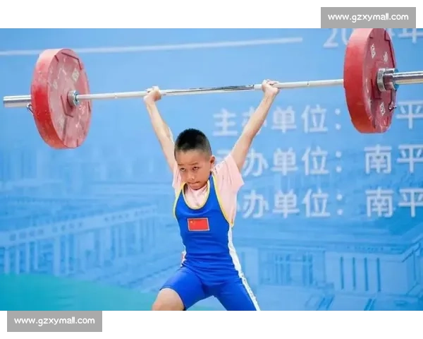 巅峰力量之战：两位举重健将的极限较量与荣耀瞬间